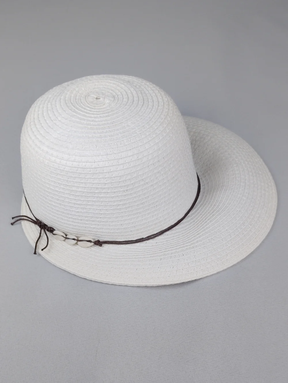 Classic Women's Wide-Brim Straw Sun Hat - White